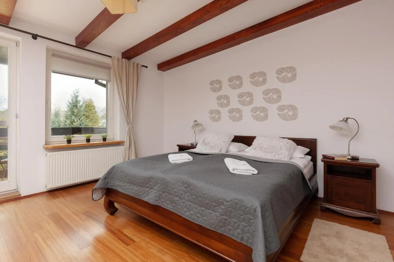 Quiet Bemowo House With Garden By Noclegi Renters Warschau