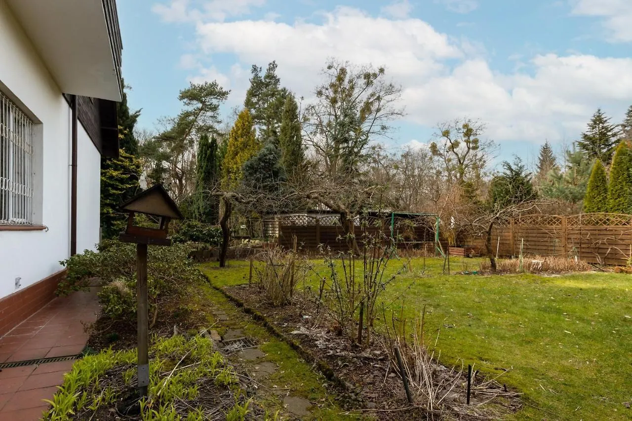 Quiet Bemowo House With Garden By Noclegi Renters Warszawa Dom wakacyjny