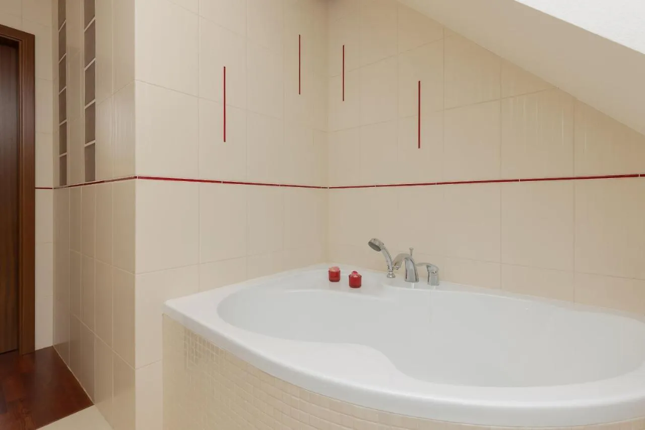 Quiet Bemowo House With Garden By Noclegi Renters Warszawa Dom wakacyjny